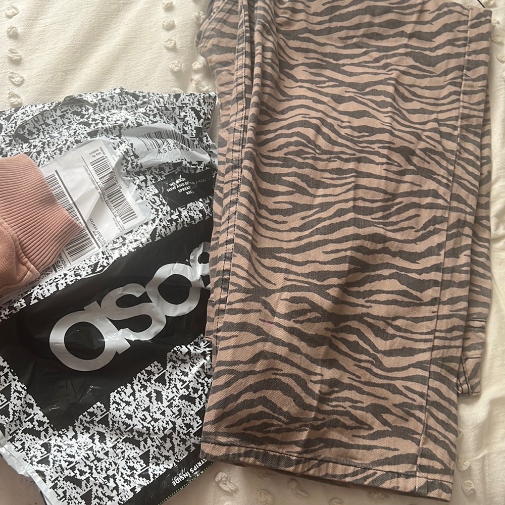 Mid rise straight leg tiger striped jeans